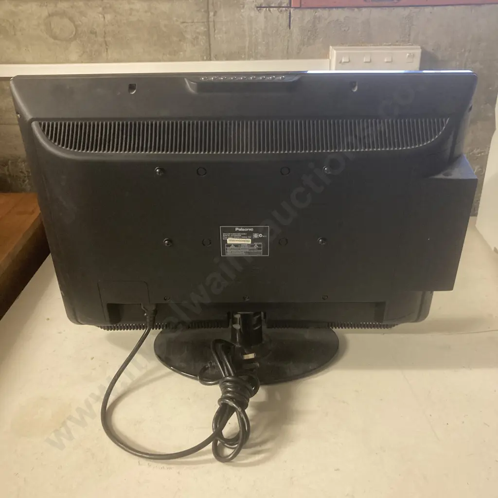 Palsonic 60cm LCD TV With DVD & DVB-T With Remote Control, Model TFTV6042FHD (DVD Not Working As It Should) Image 1++